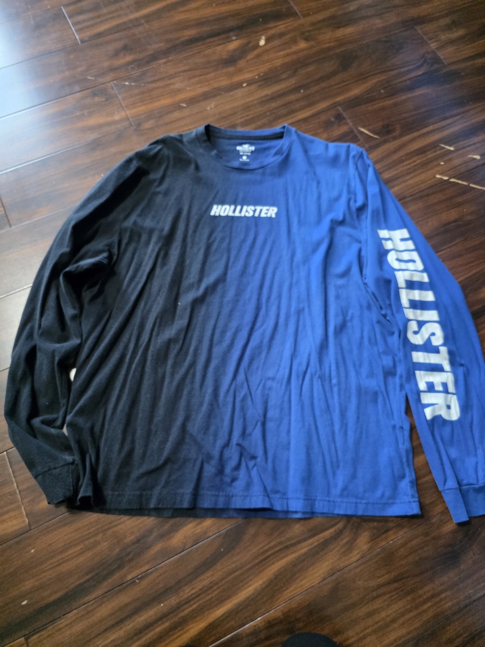 Hollister Men’s Two-Tone Black & Blue Long Sleeve Logo Tee